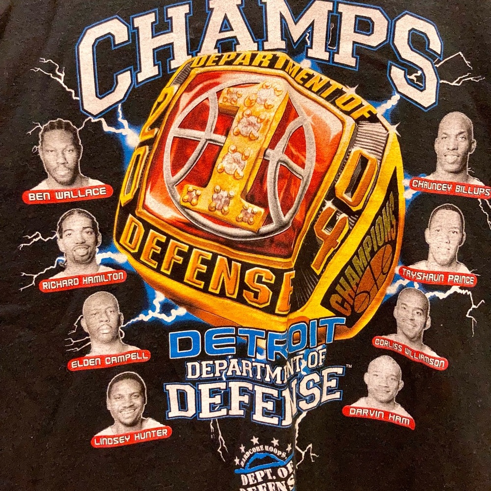 Vintage Detroit Pistons 2004 Department of Defense Champs Ring T-Shirt Size L